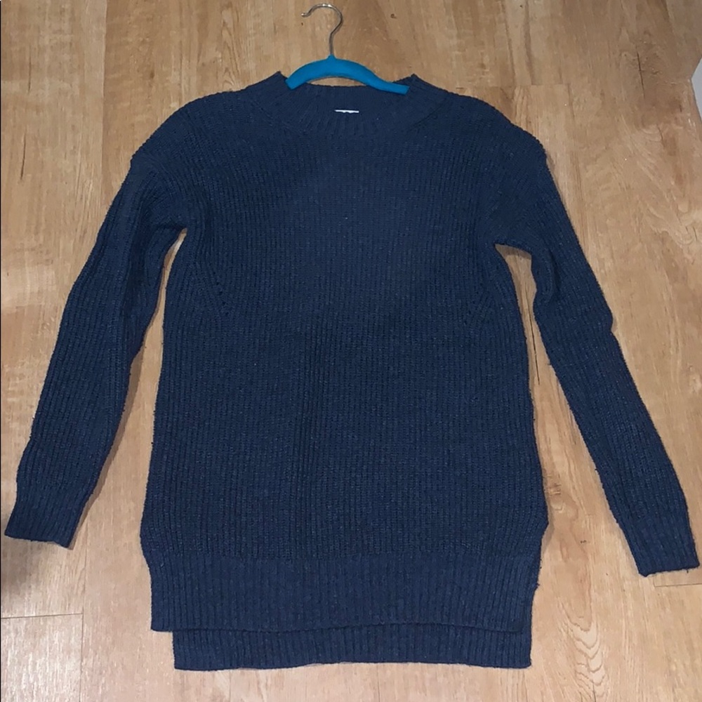 Tight Fitting Knit Navy Sweater